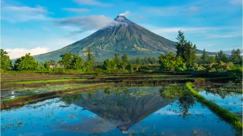 Bicol--A-Land-Of-Volcanos.webp